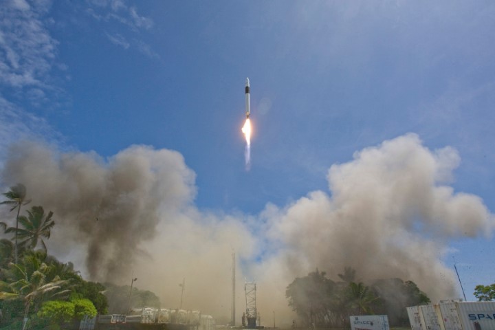 pexels-spacex-586117